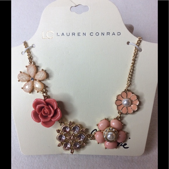NWT LC LAUREN CONRAD GOLDTONE FLORAL NECKLACE